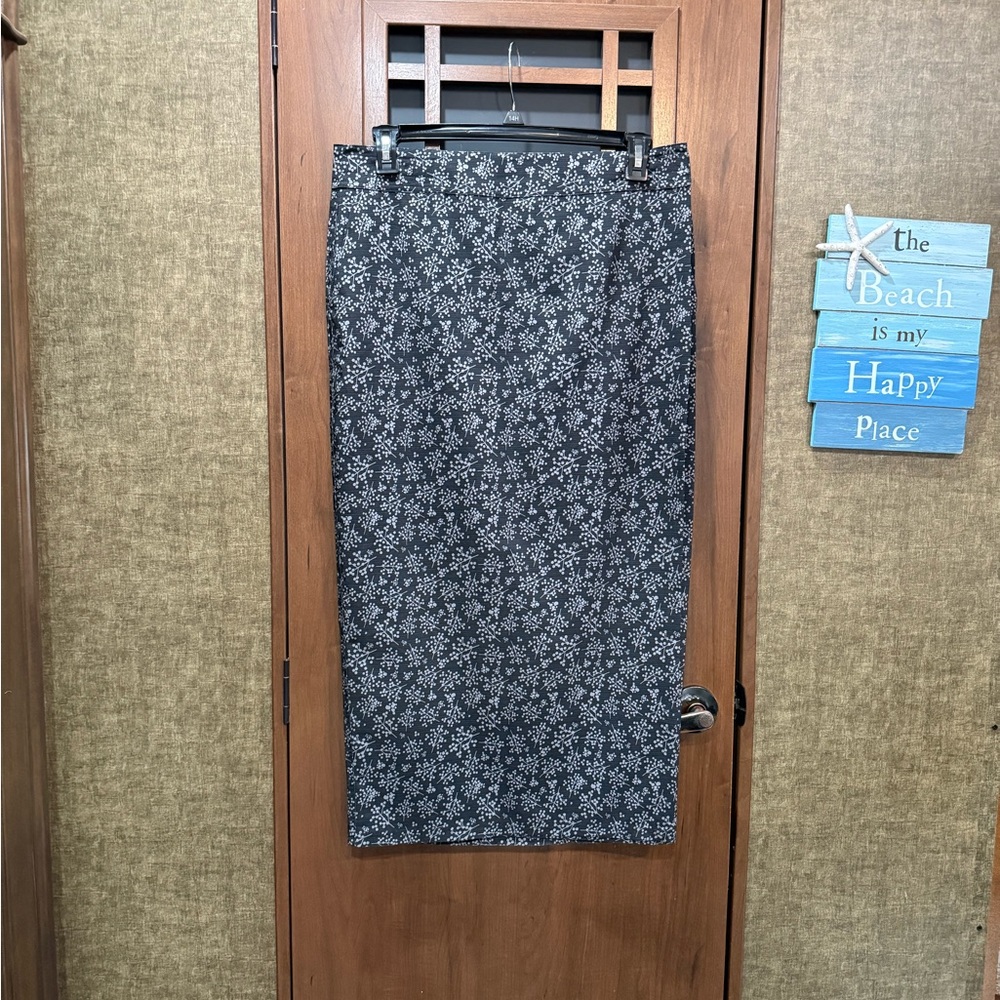 Ripskirt Hawaii Length 4 Large NWOT